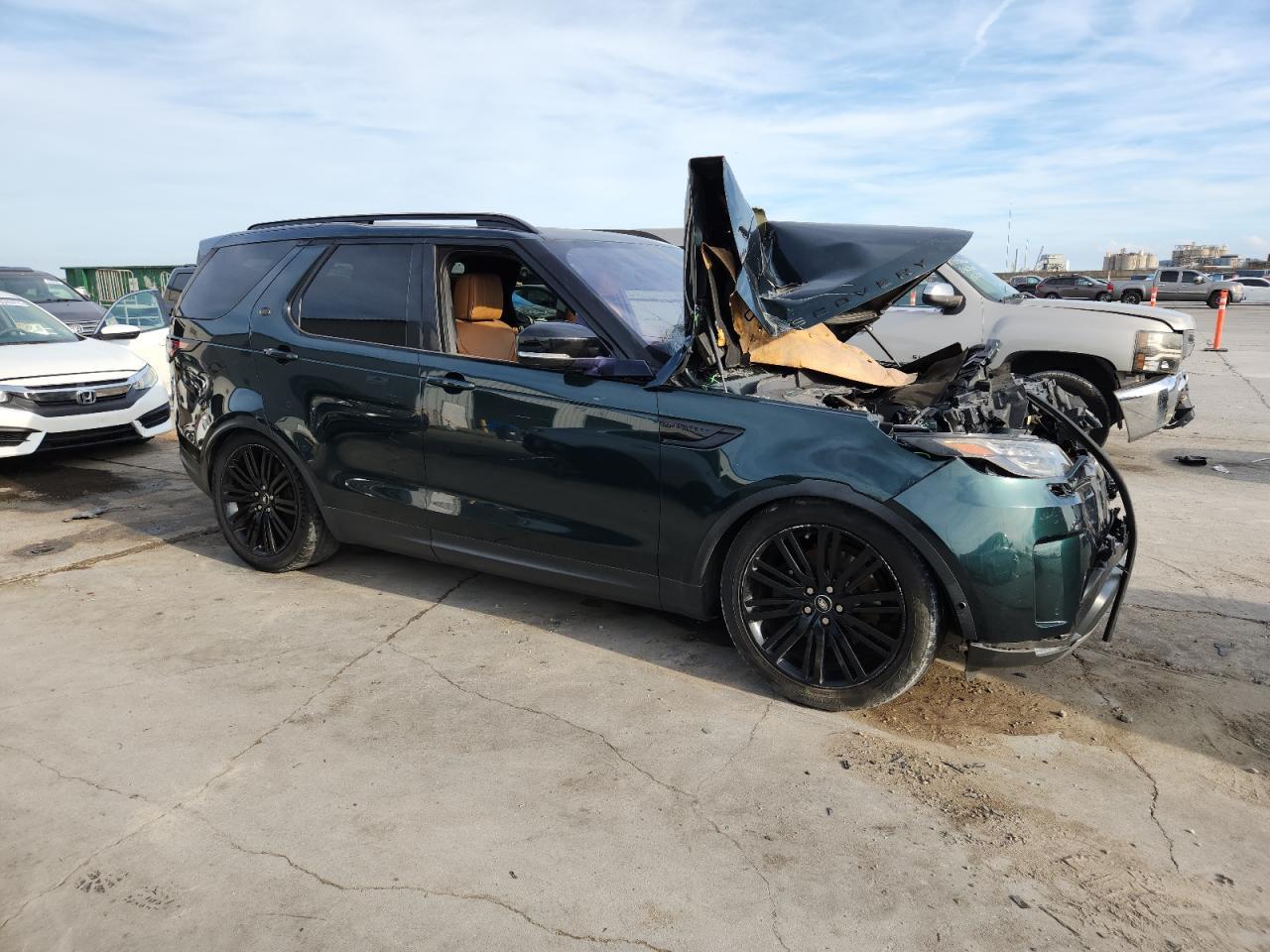 2017 Land Rover Discovery Hse Luxury - Image 4