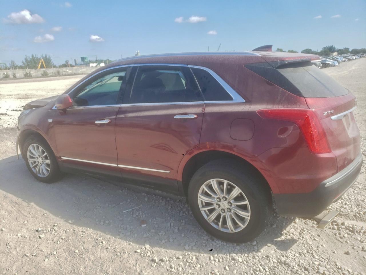 2017 Cadillac Xt5 - Image 2