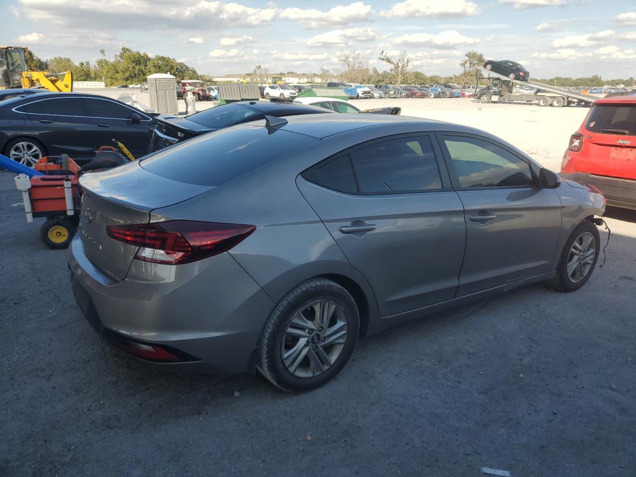 2020 Hyundai Elantra Sel - Фото 3