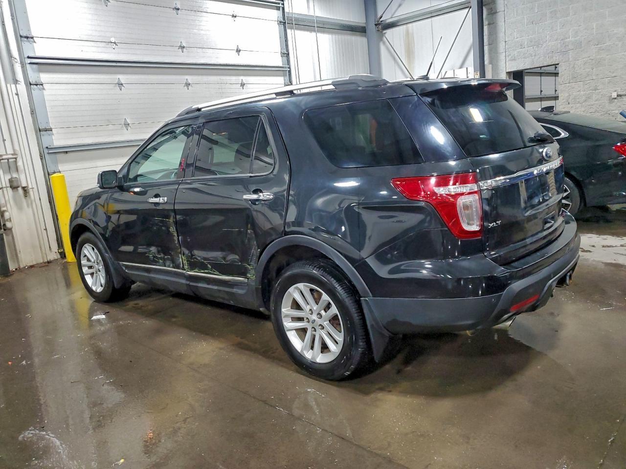 2014 Ford Explorer Xlt - Фото 2