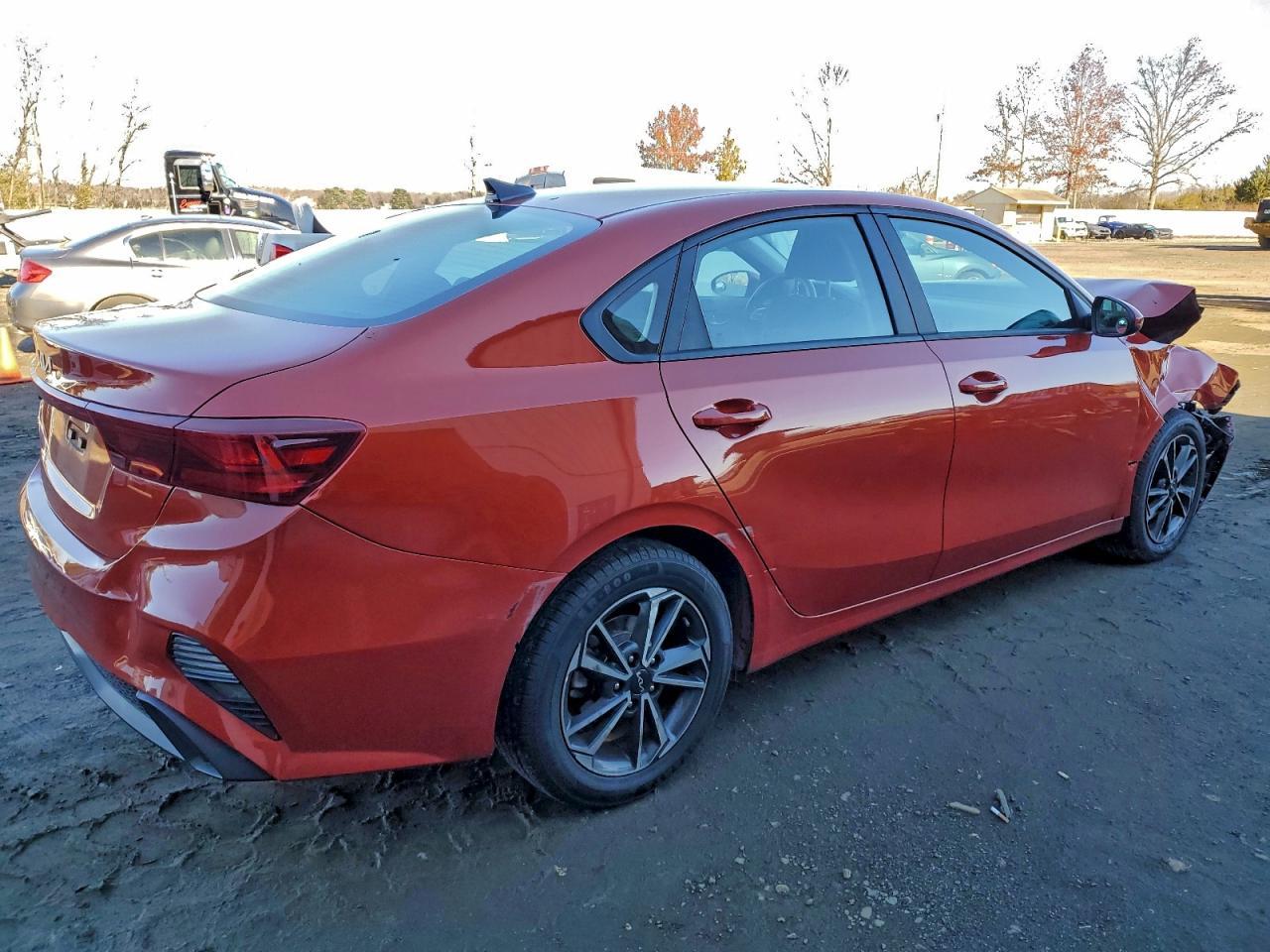 2022 Kia Forte Fe - Image 3