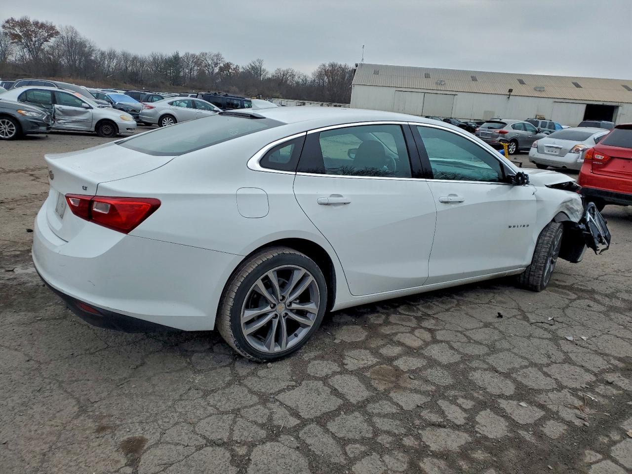 2023 Chevrolet Malibu Lt - Image 3