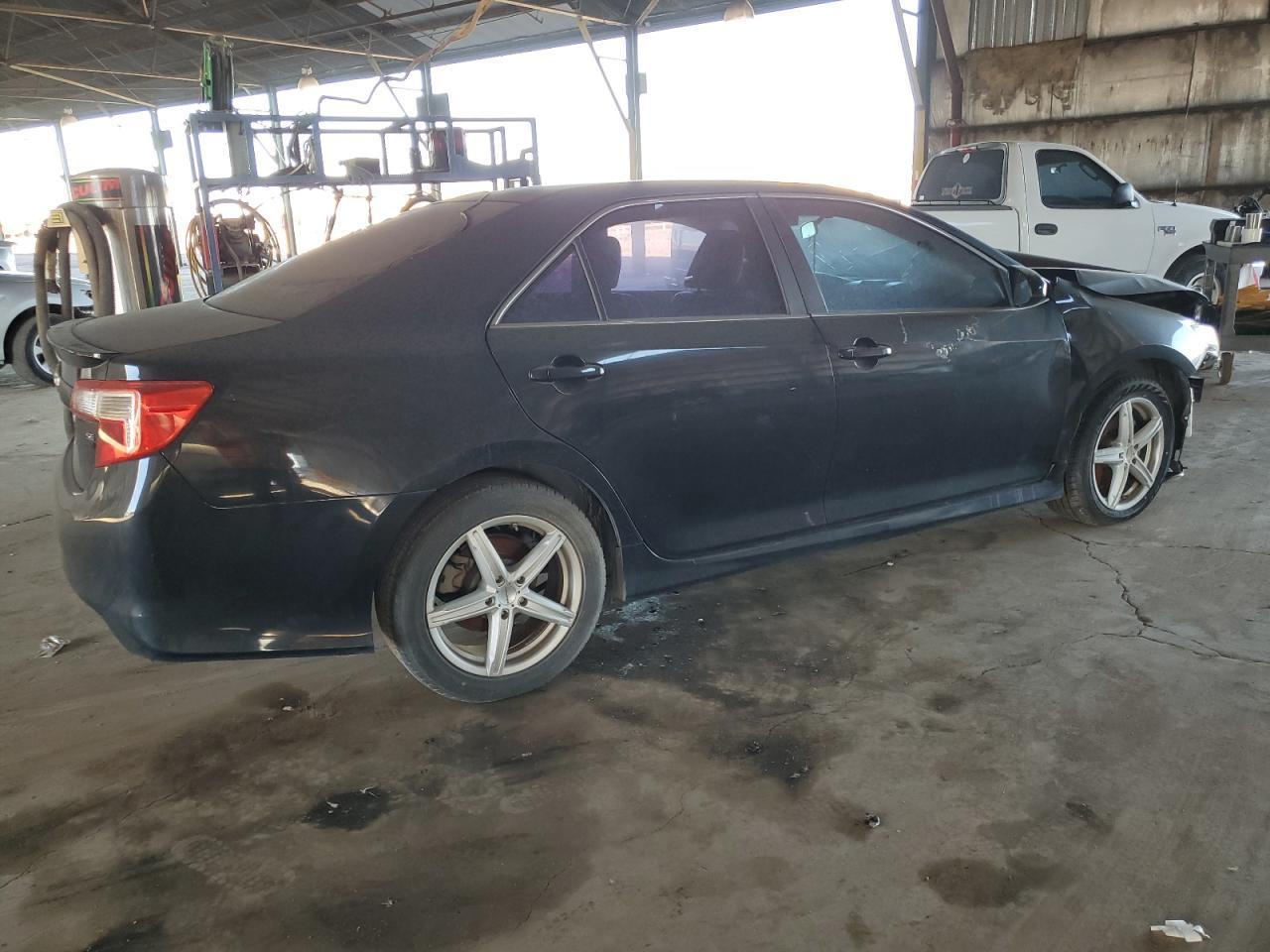 2013 Toyota Camry L - Фото 3