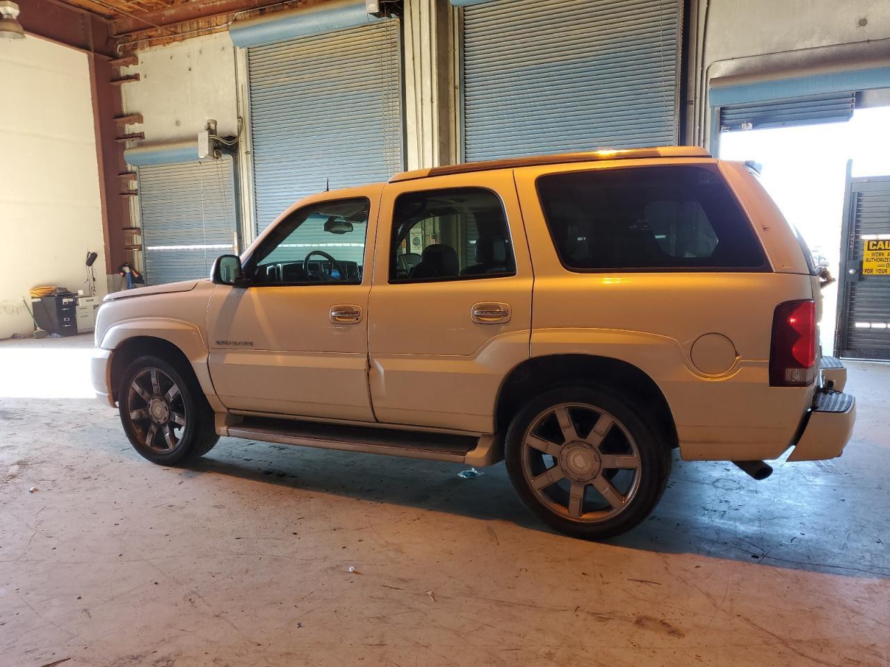 2003 Cadillac Escalade Luxury - Фото 2