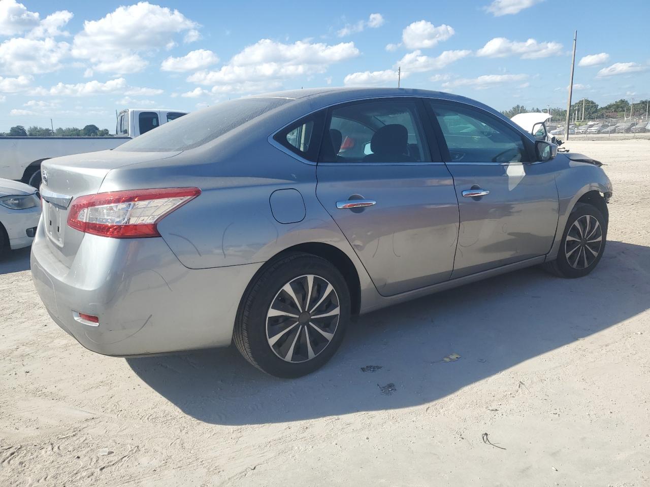 2014 Nissan Sentra S - Image 3