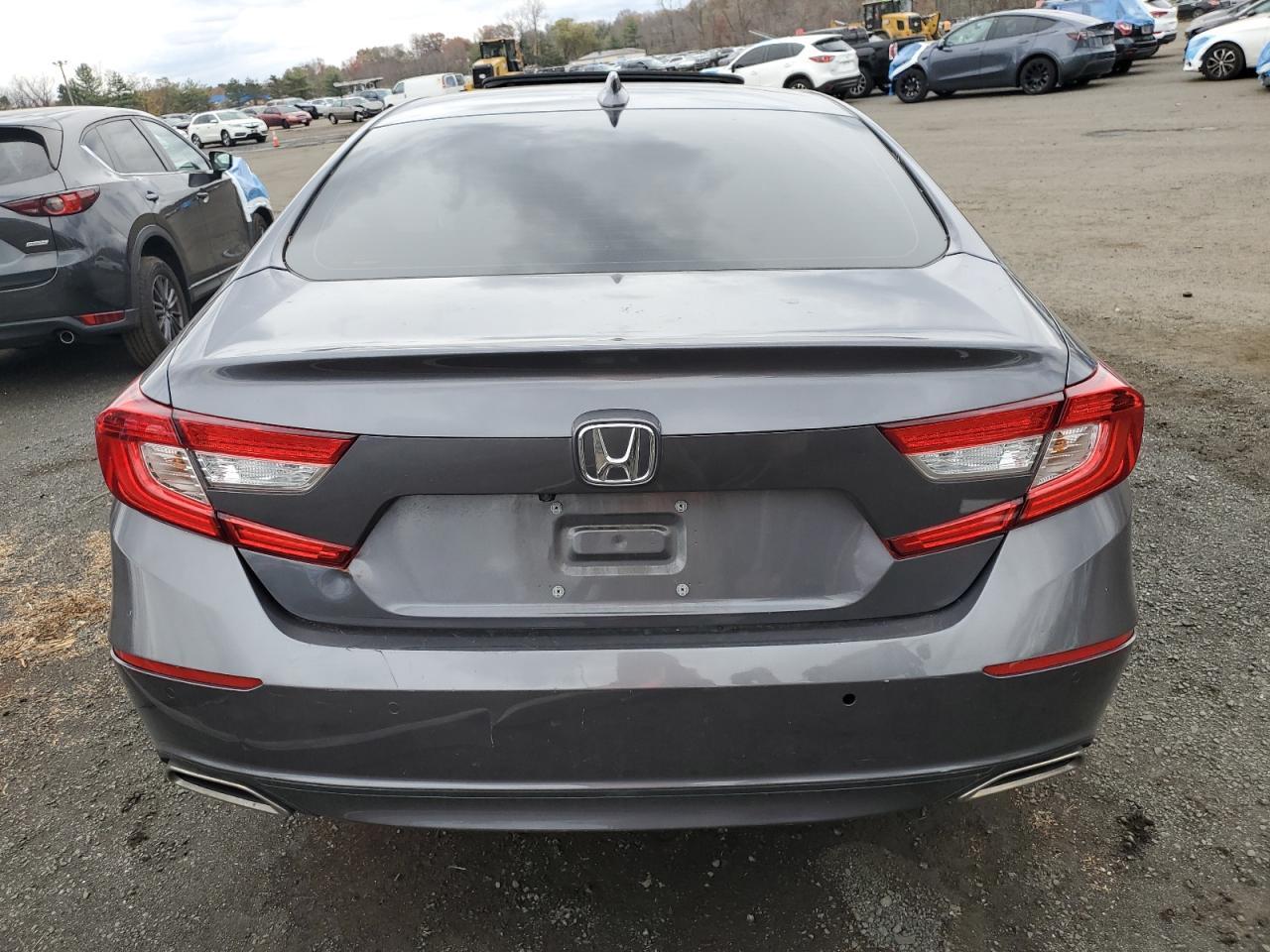 2018 Honda Accord Touring - Фото 6