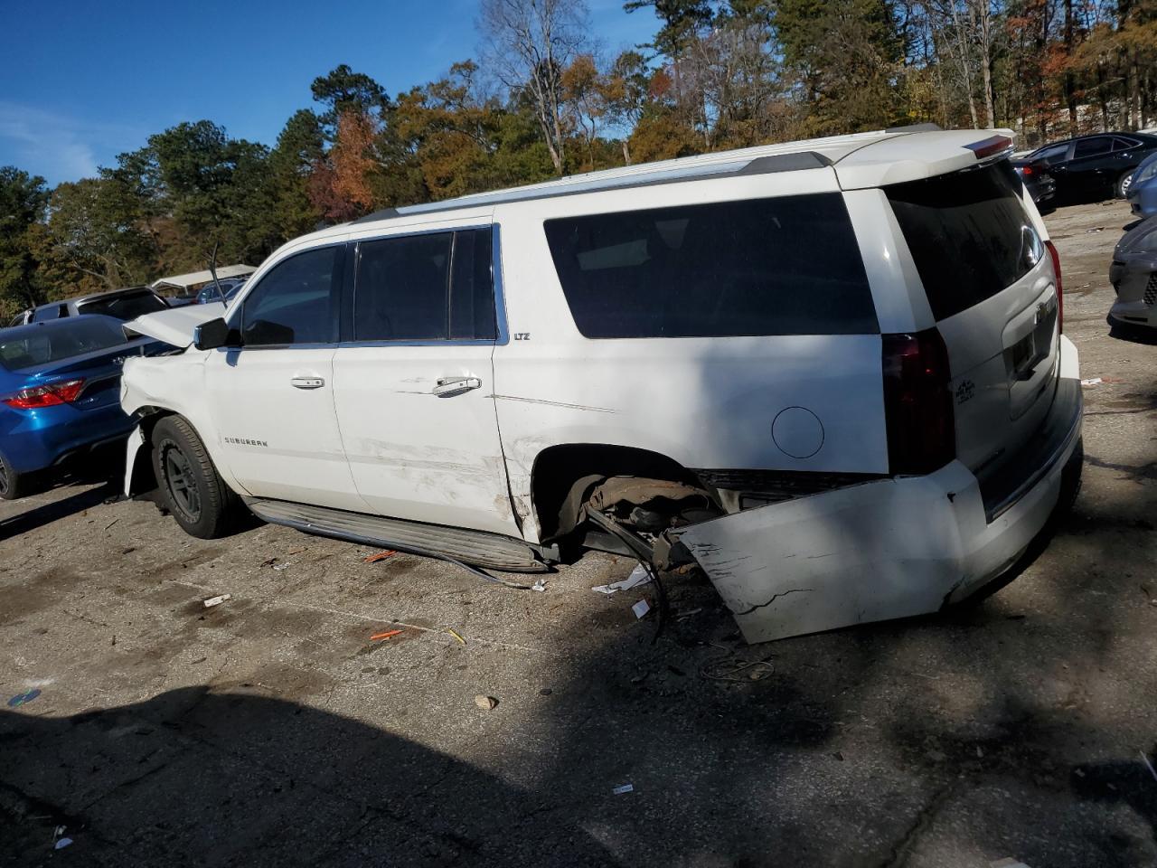 2015 Chevrolet Suburban K1500 Ltz - Image 2