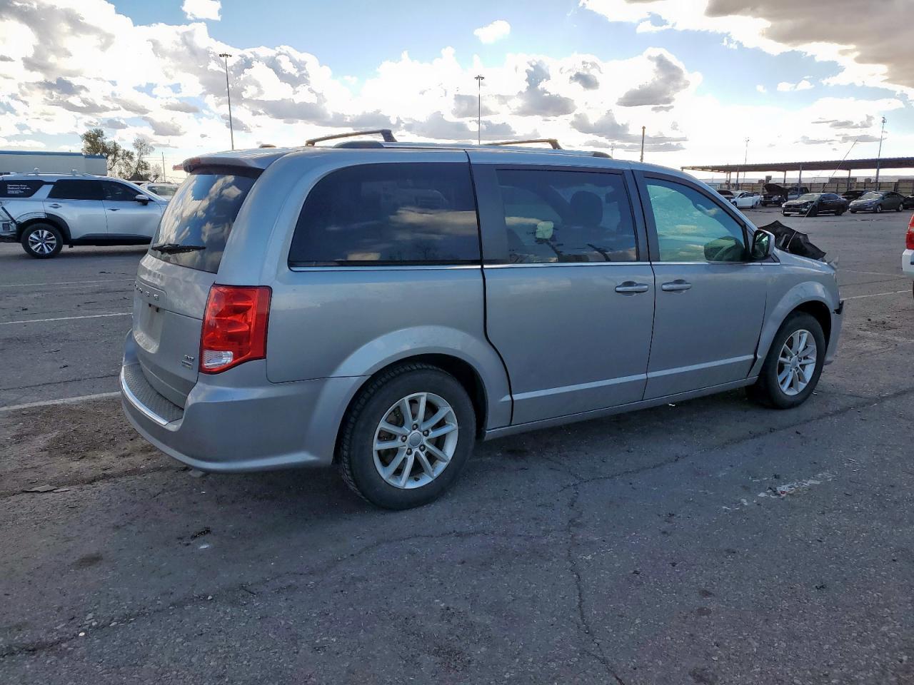 2019 Dodge Grand Caravan Sxt - Image 3