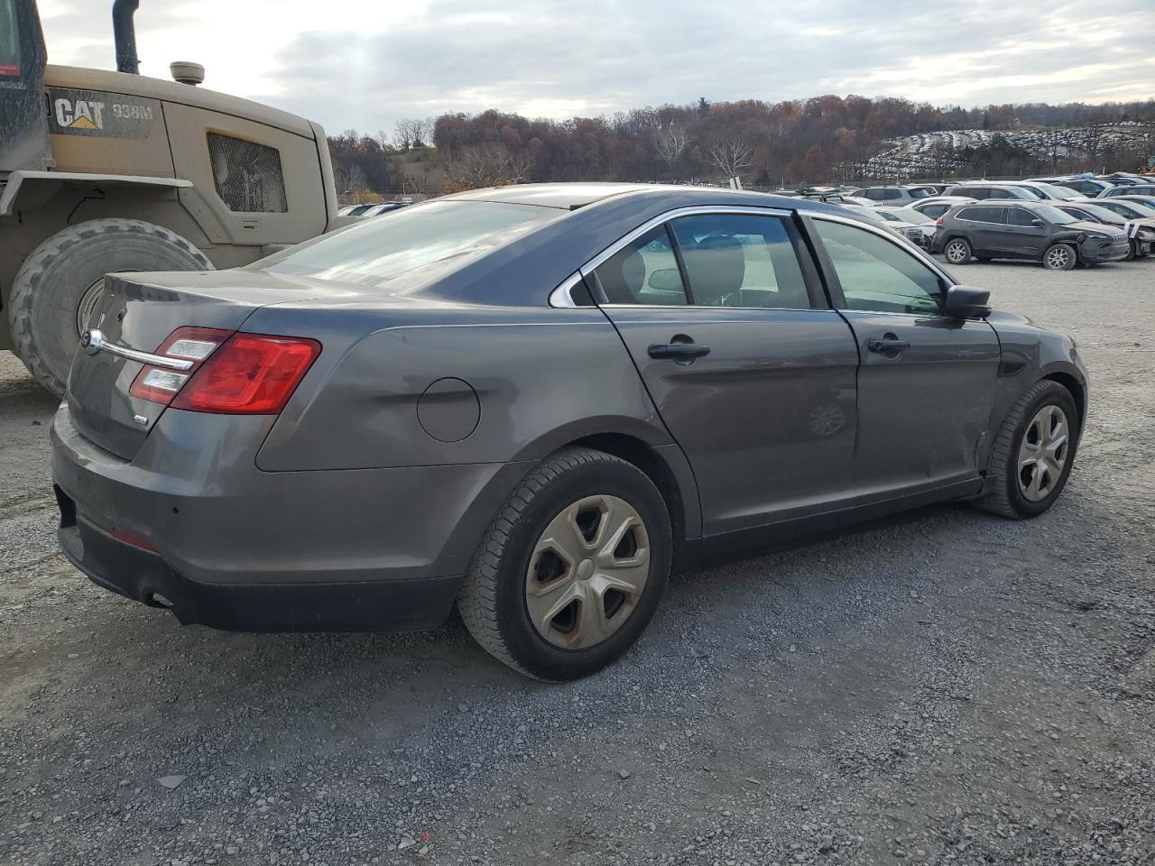 2015 Ford Taurus Police Interceptor - Фото 3