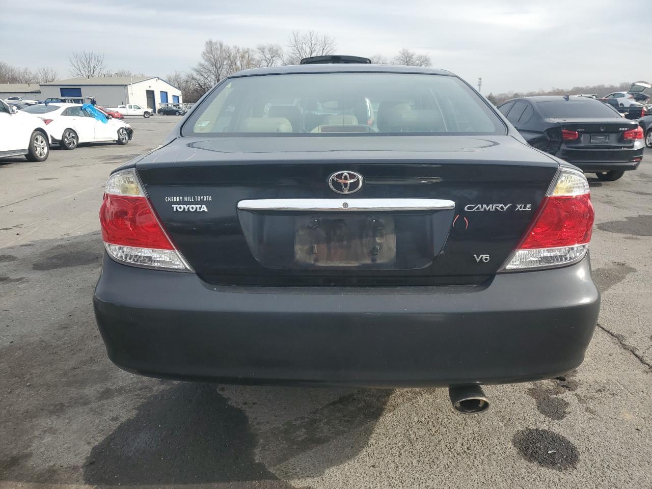 2005 Toyota Camry Le - Фото 6