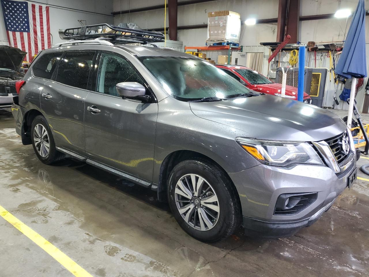 2017 Nissan Pathfinder S - Image 4