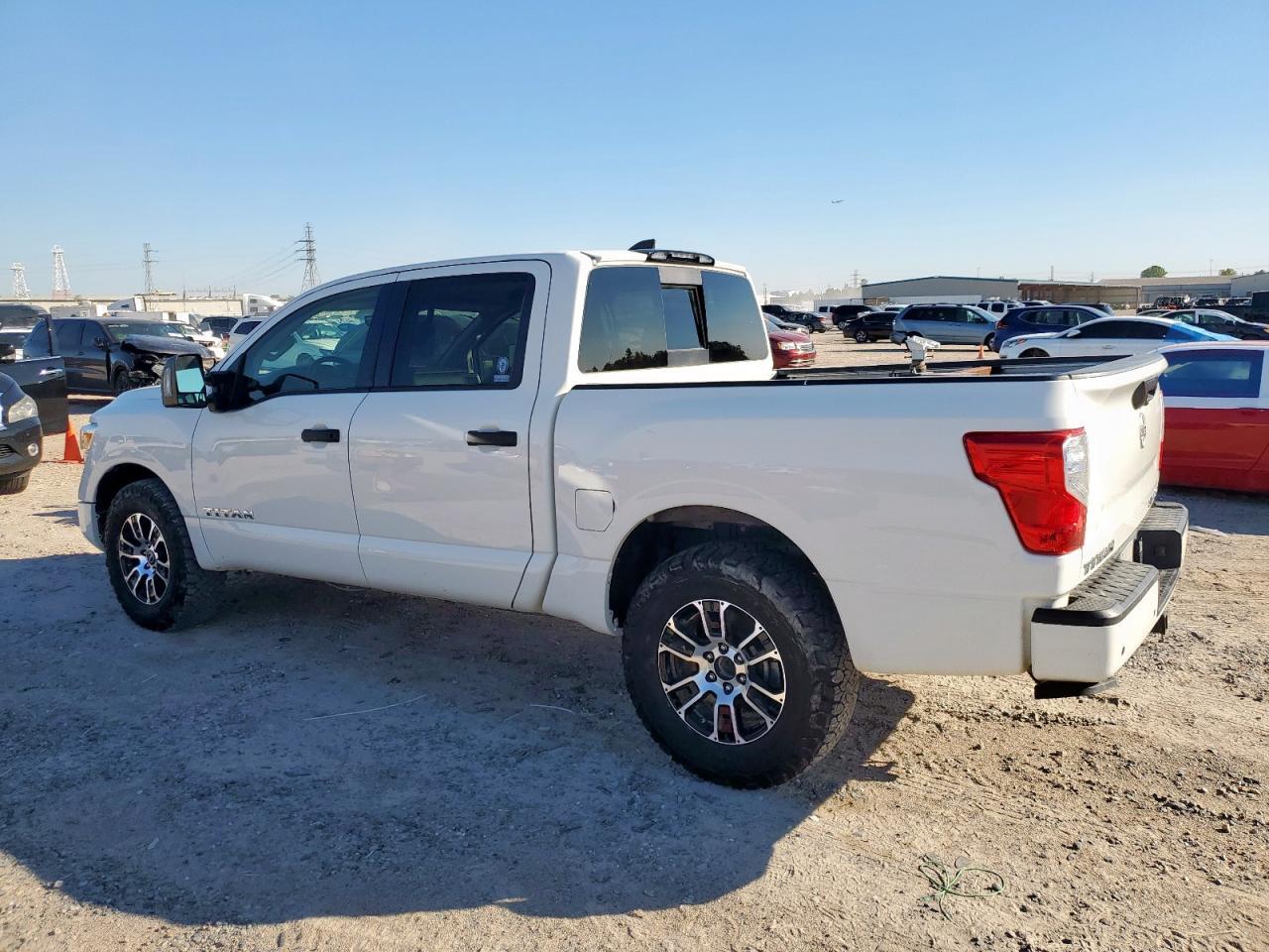 2024 Nissan Titan Pro-4X - Фото 2