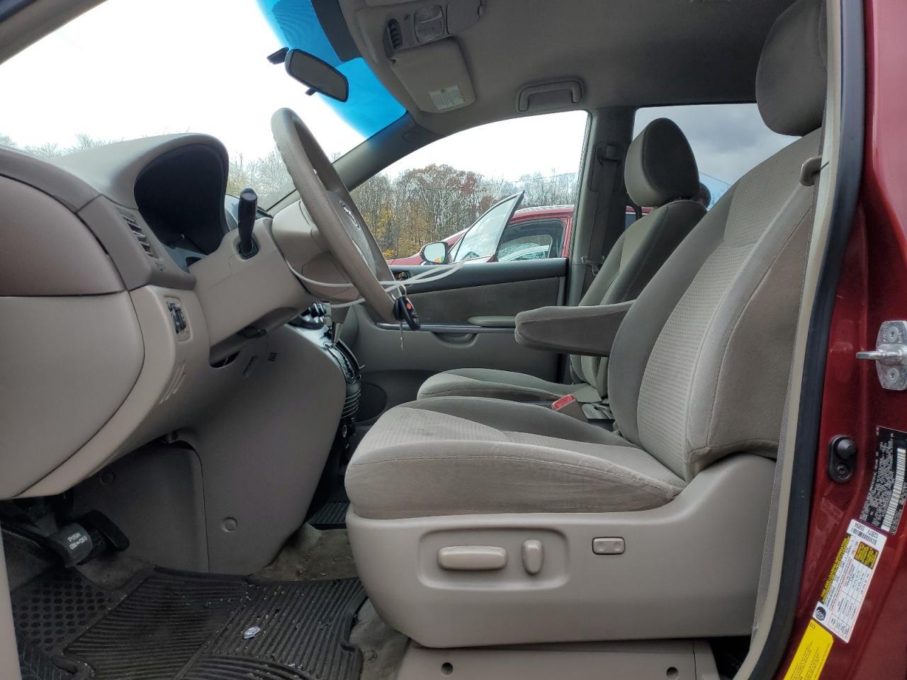 2009 Toyota Sienna Ce - Image 7