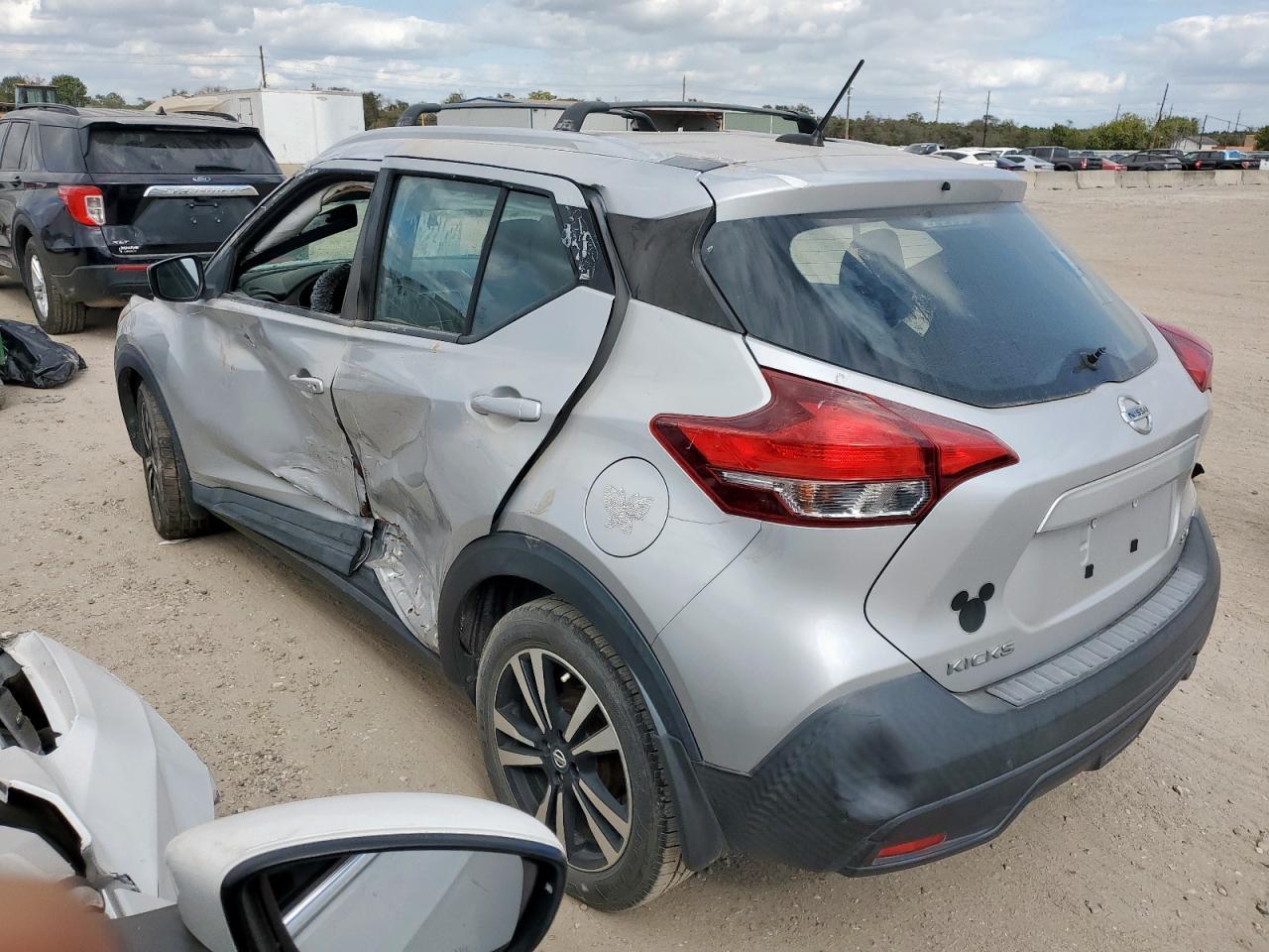 2019 Nissan Kicks S - Image 2