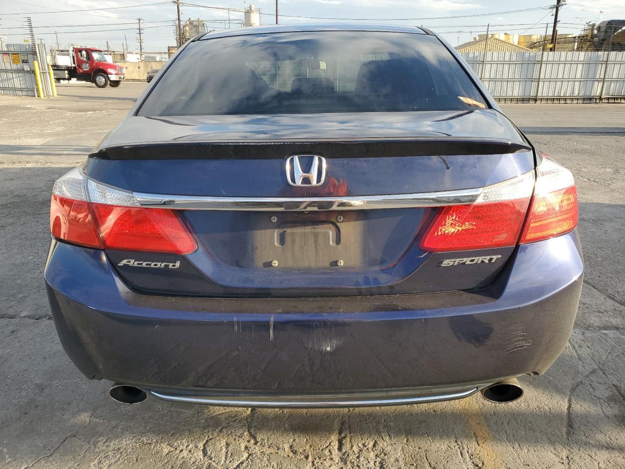 2015 Honda Accord Sport - Image 6