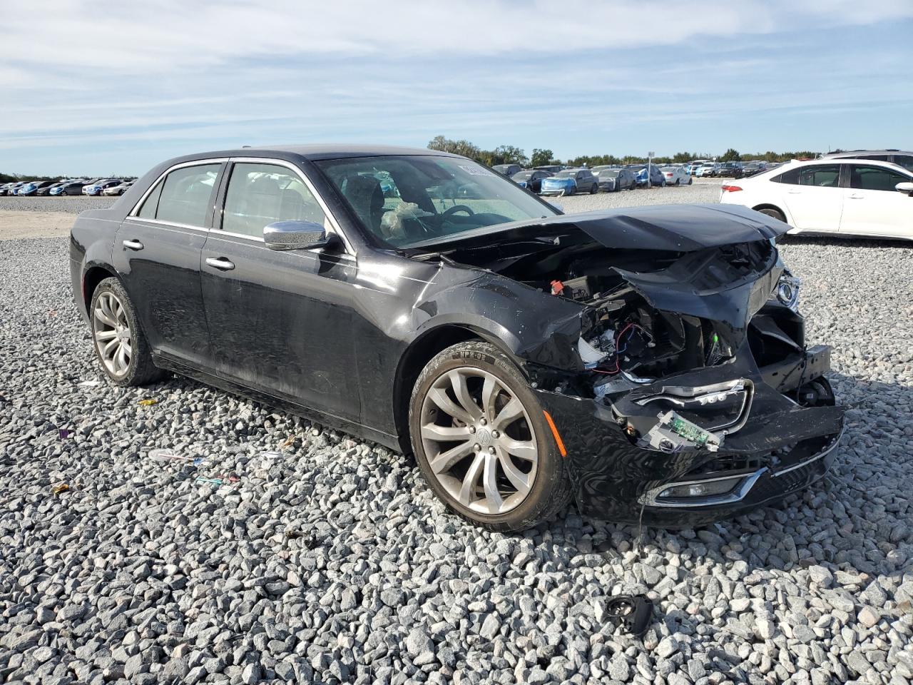 2019 Chrysler 300 Limited - Image 4