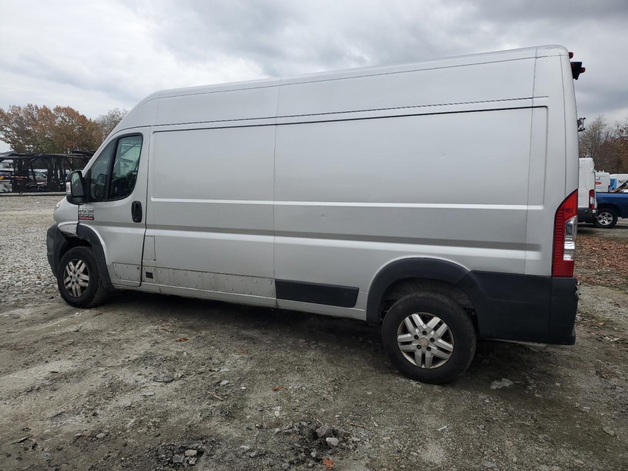 2019 Ram Promaster 2500 Delivery Van - Фото 2