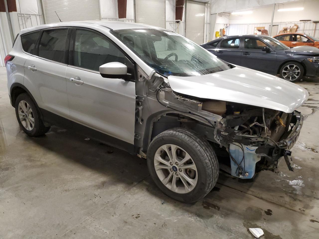 2019 Ford Escape Se - Фото 4
