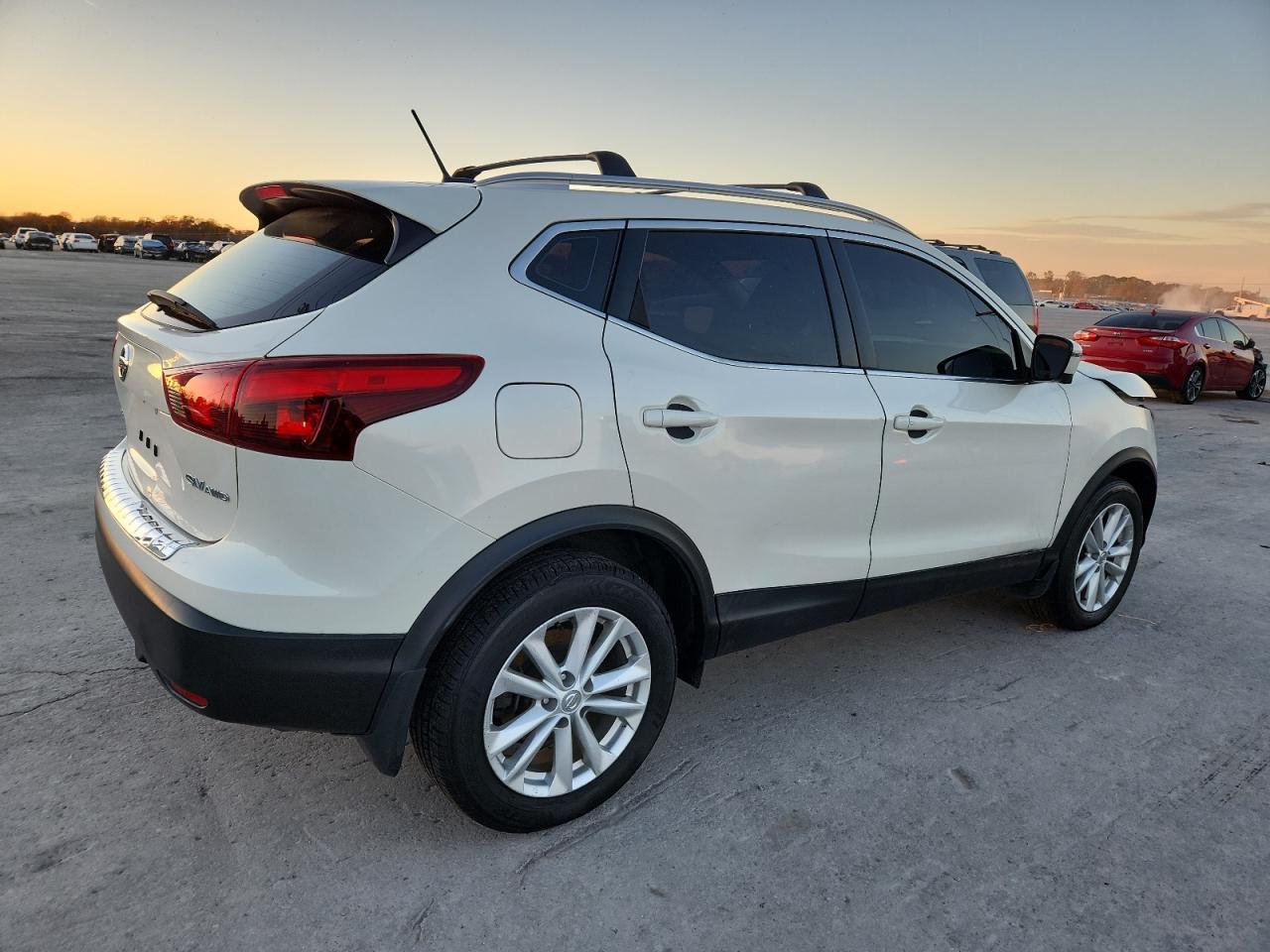 2017 Nissan Rogue Sport S - Фото 3