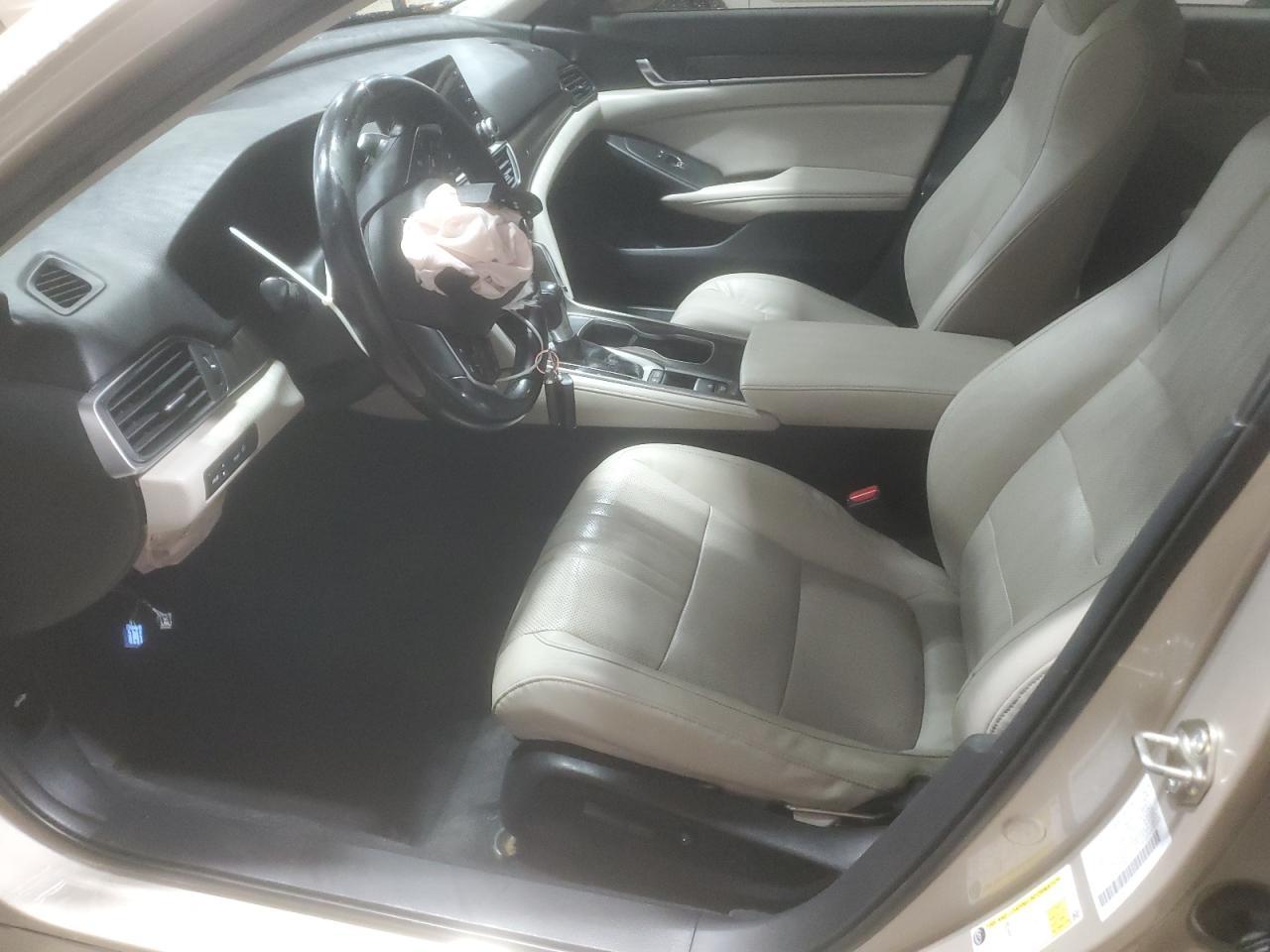 2018 Honda Accord Touring - Image 7