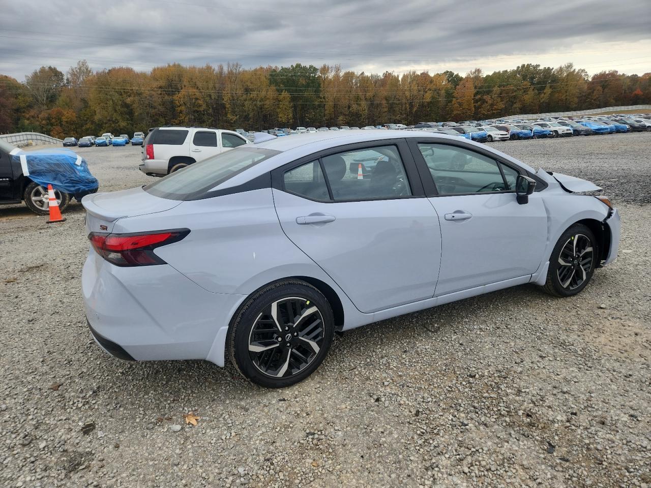 2025 Nissan Versa Sr - Image 3