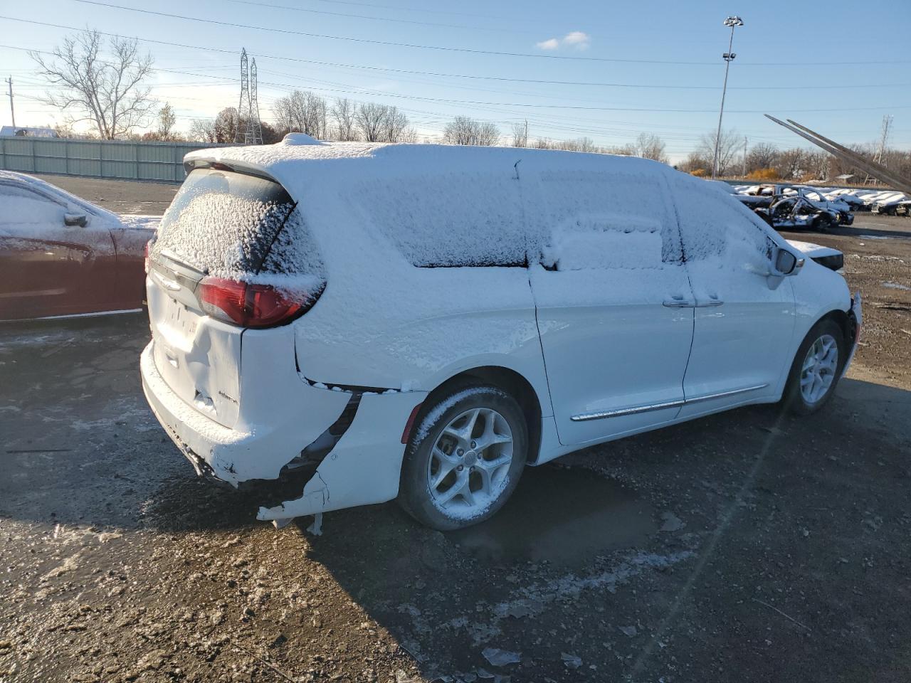 2020 Chrysler Pacifica Limited - Image 3