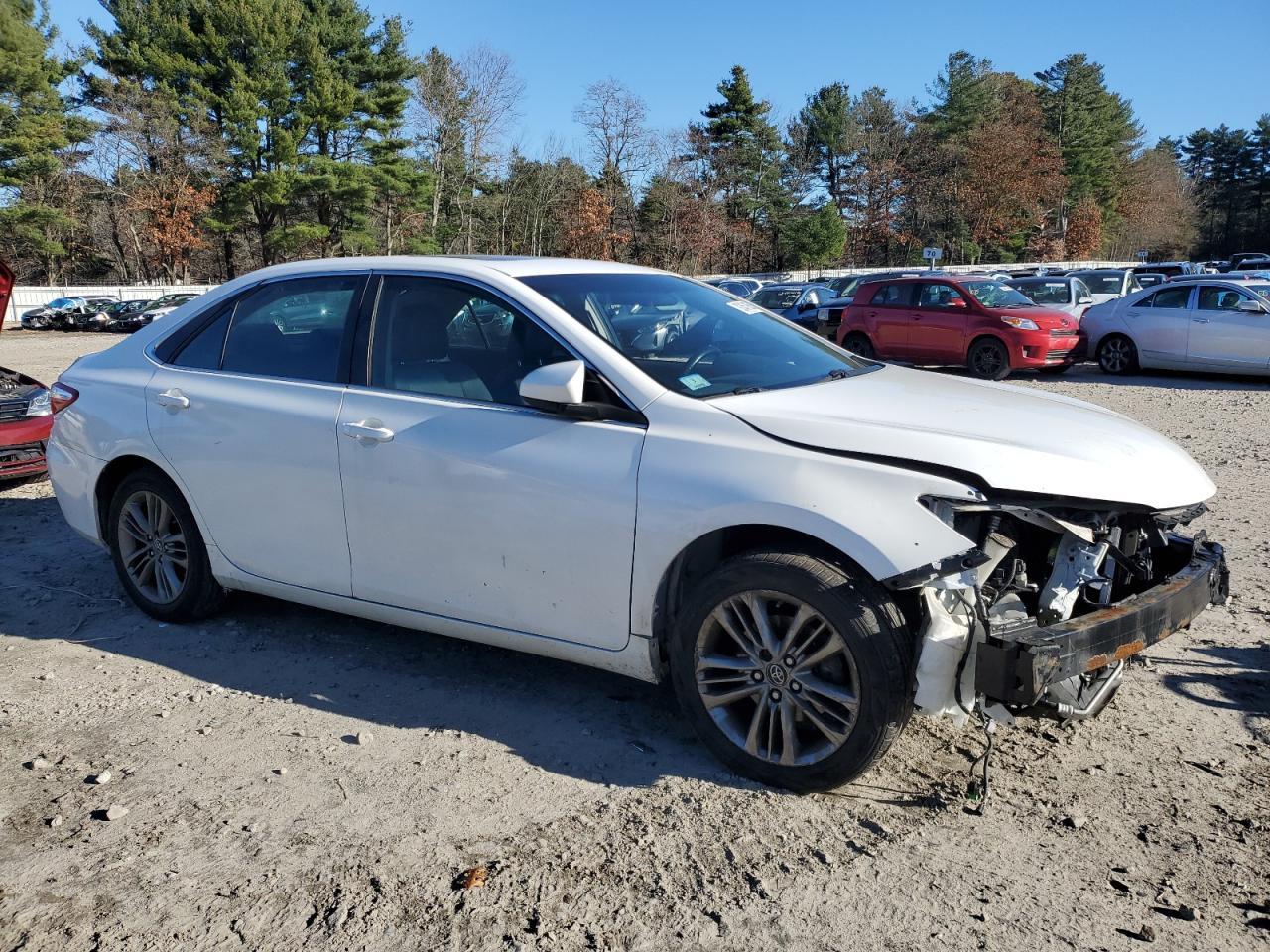 2016 Toyota Camry Le - Фото 4