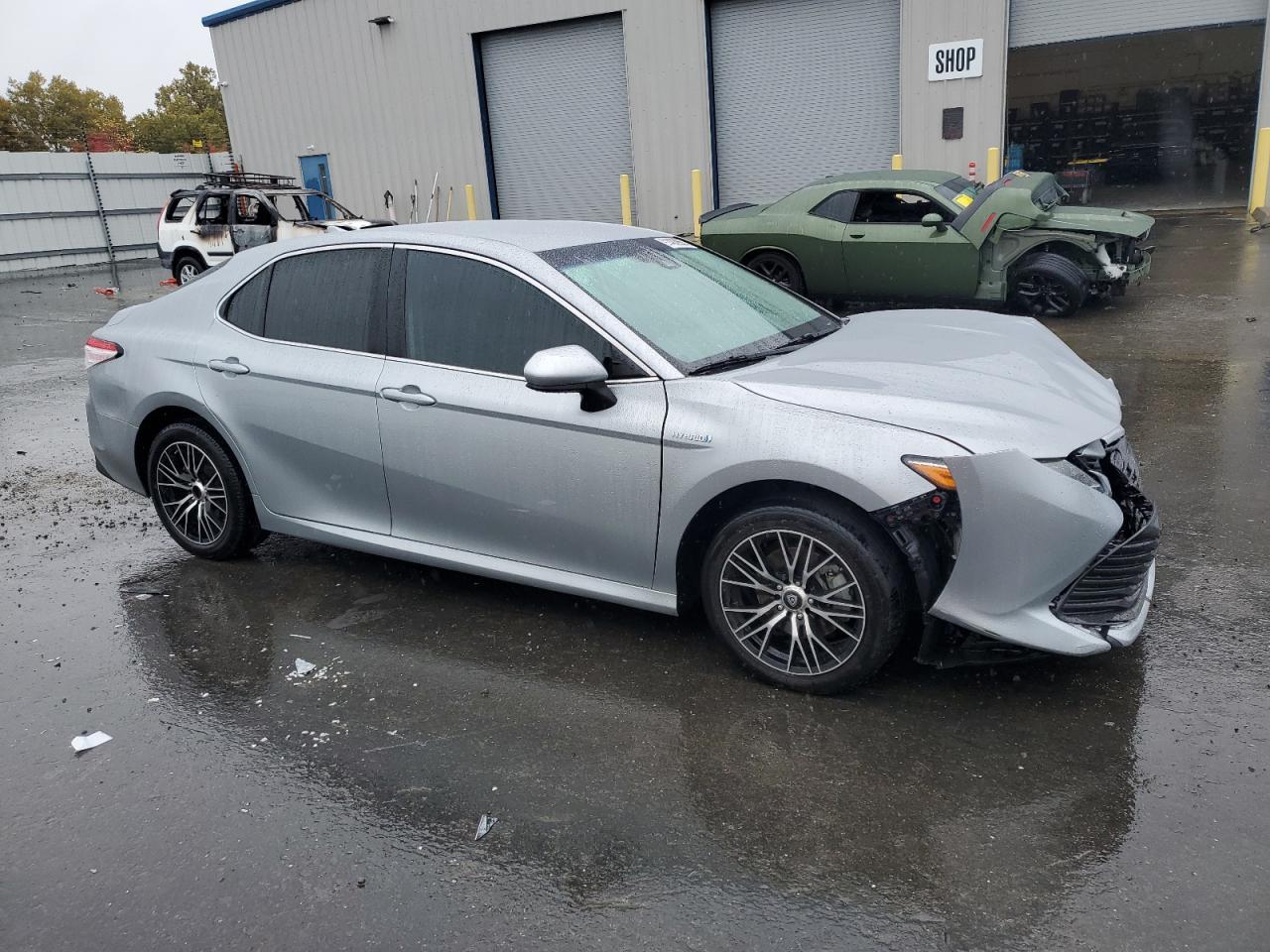 2020 Toyota Camry Le - Image 4