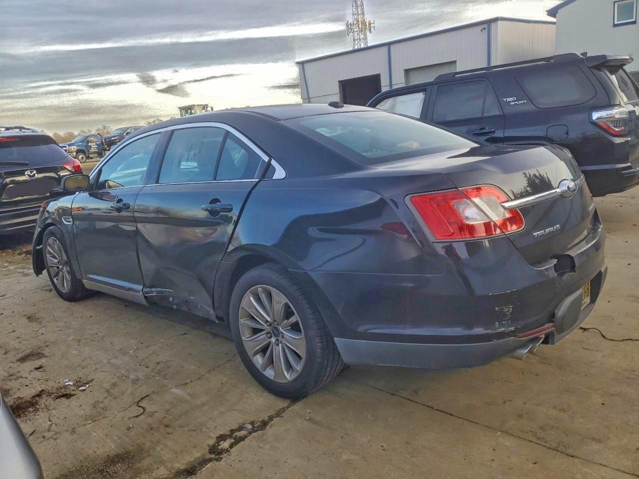 2012 Ford Taurus Limited - Фото 2