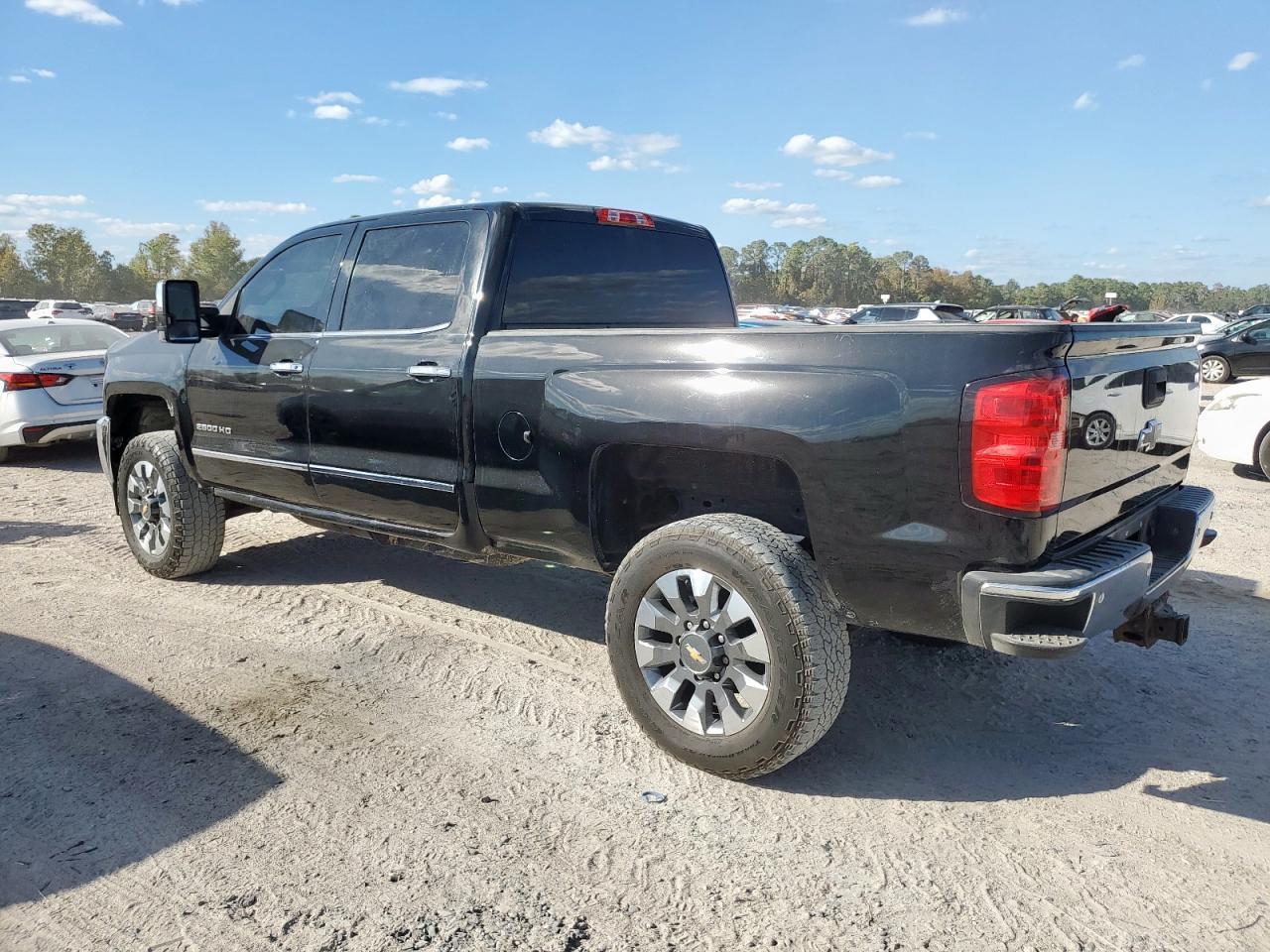 2015 Chevrolet Silverado K2500 Heavy Duty Ltz - Image 2