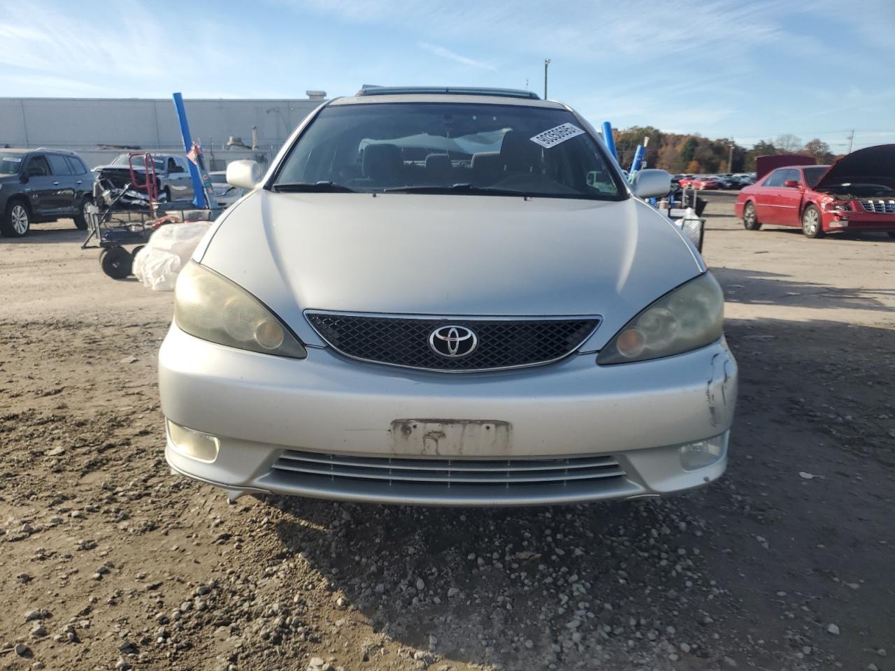 2005 Toyota Camry Le - Image 5