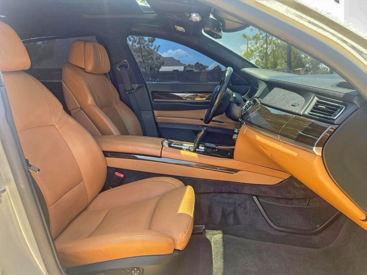 2010 BMW 750 Li - Фото 5