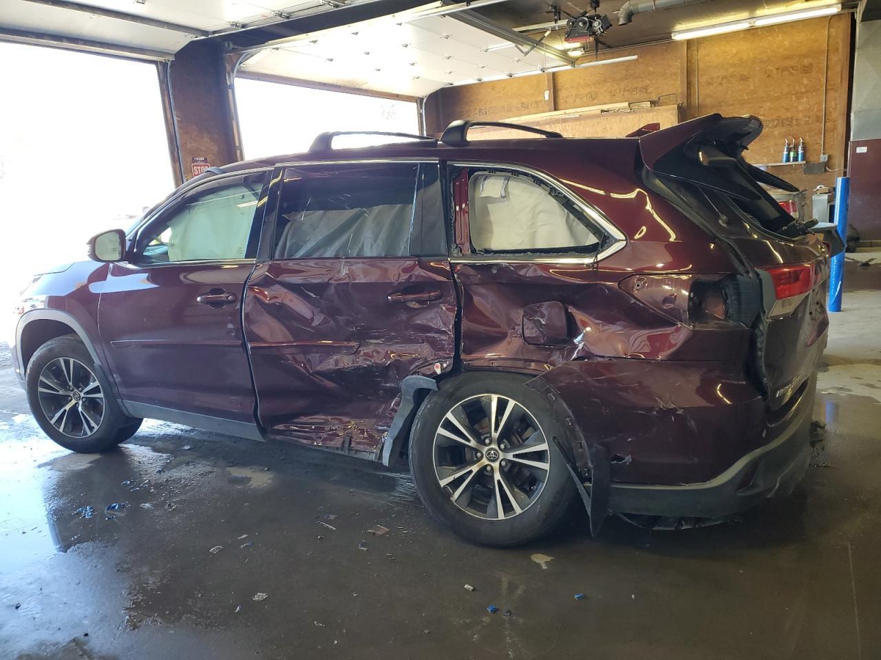 2019 Toyota Highlander Le Plus - Фото 2