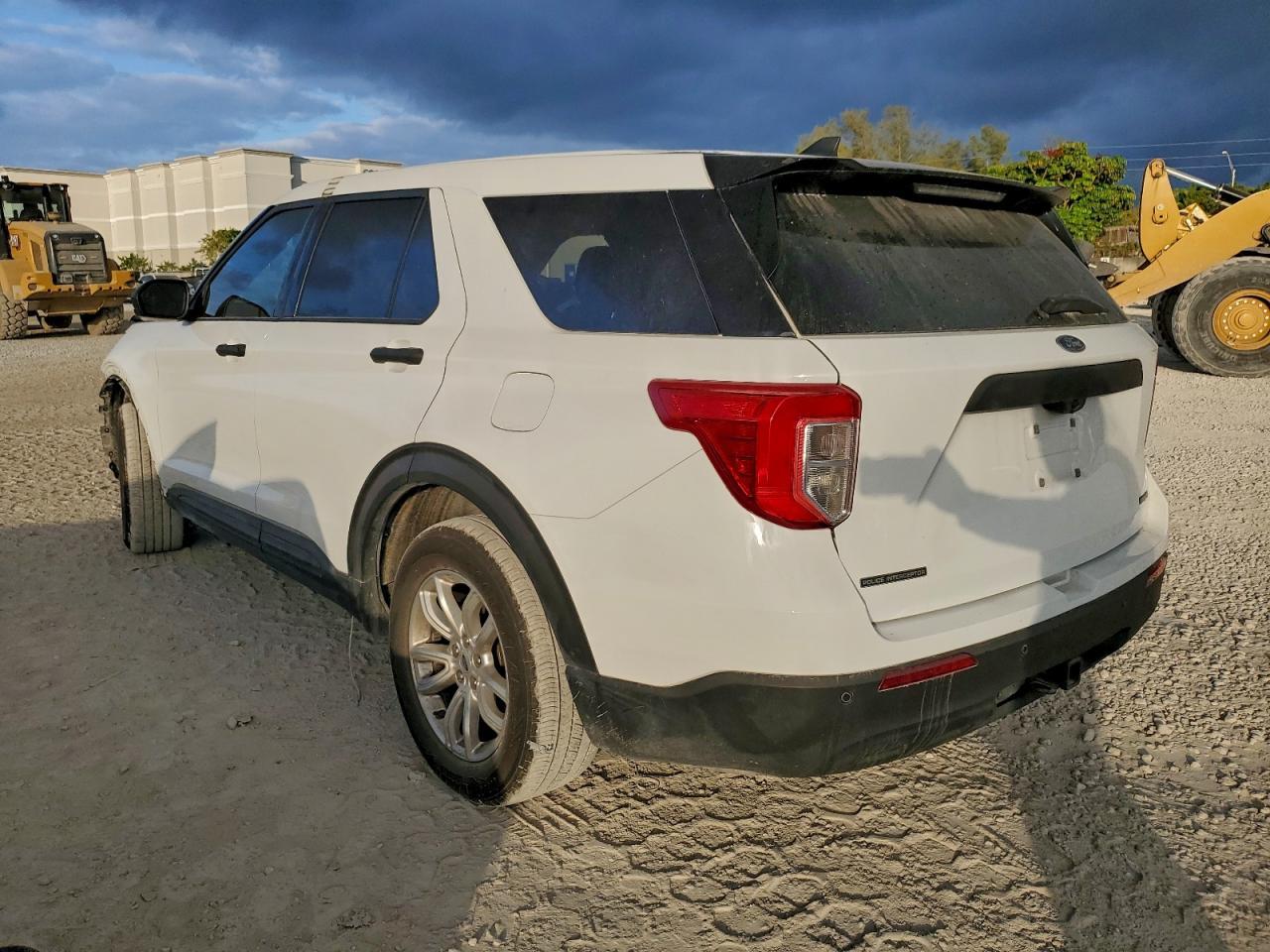 2022 Ford Explorer Police Interceptor - Image 2