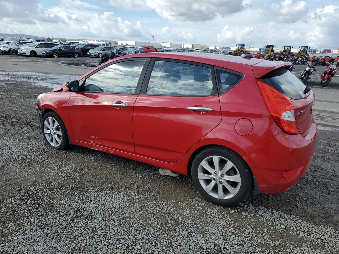 2013 Hyundai Accent Gls - Фото 2