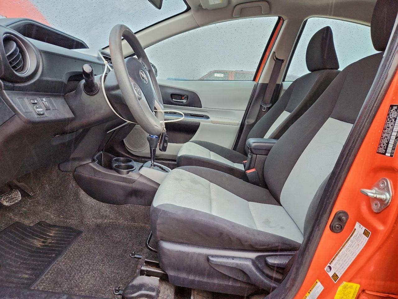 2012 Toyota Prius C - Image 7