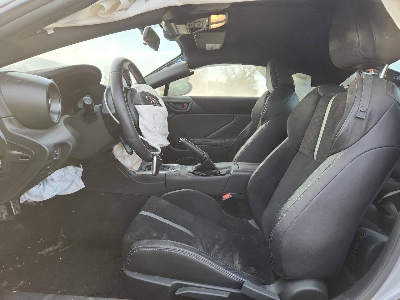 2024 Toyota Gr 86 Premium - Image 7