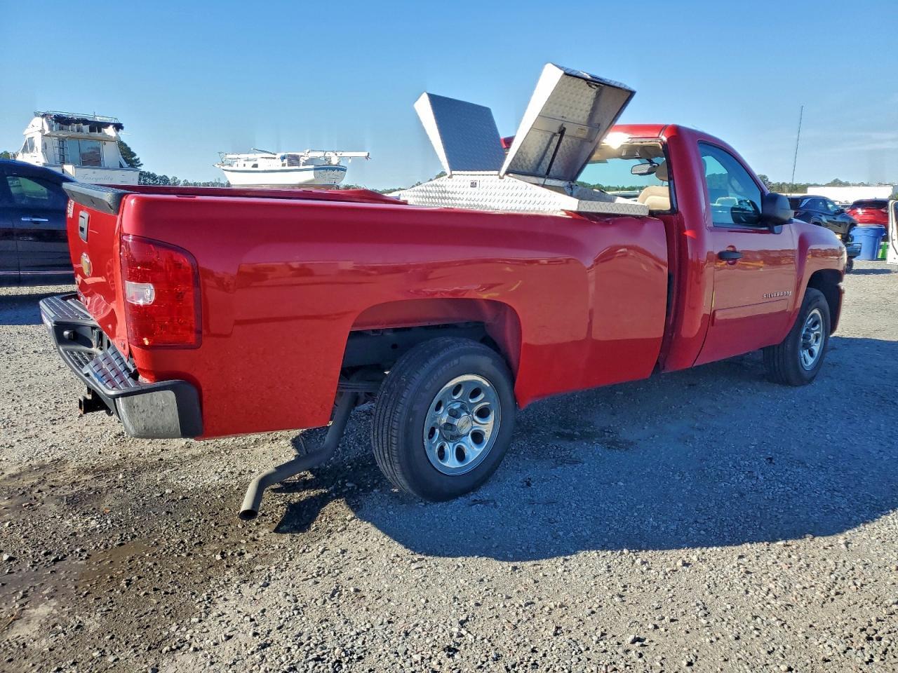 2008 Chevrolet Silverado C1500 - Фото 3