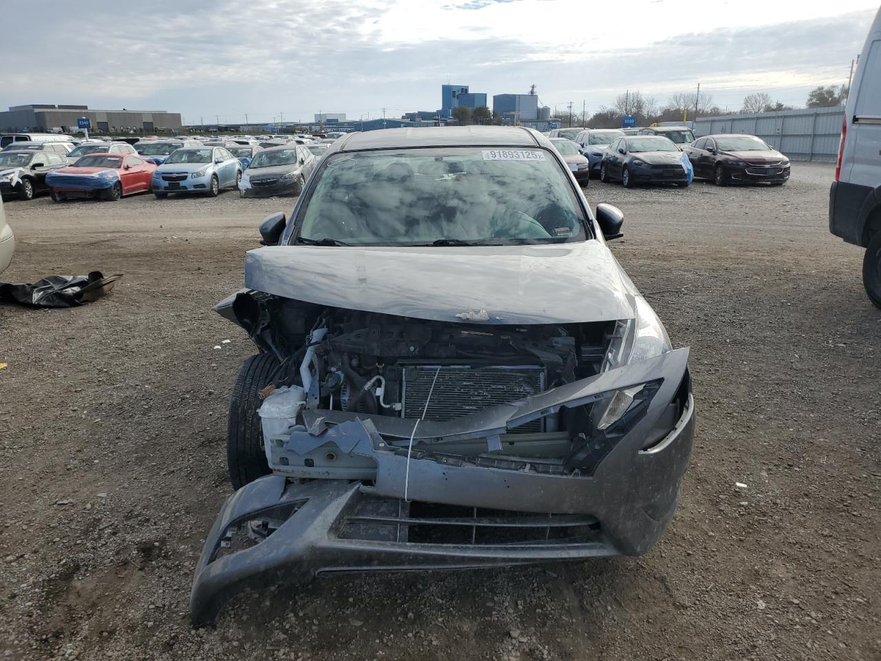 2019 Nissan Versa S - Image 5