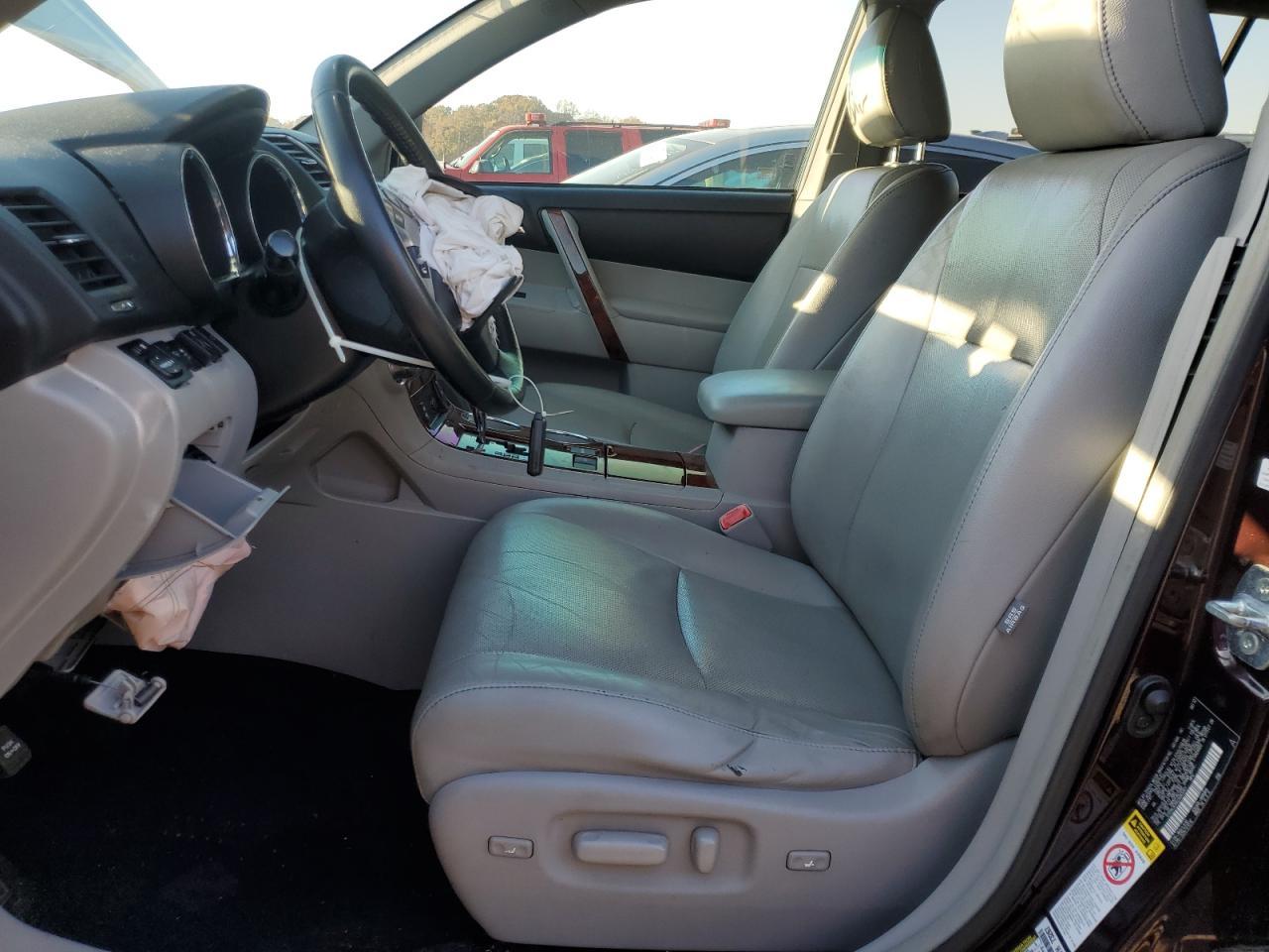 2012 Toyota Highlander Limited - Image 7