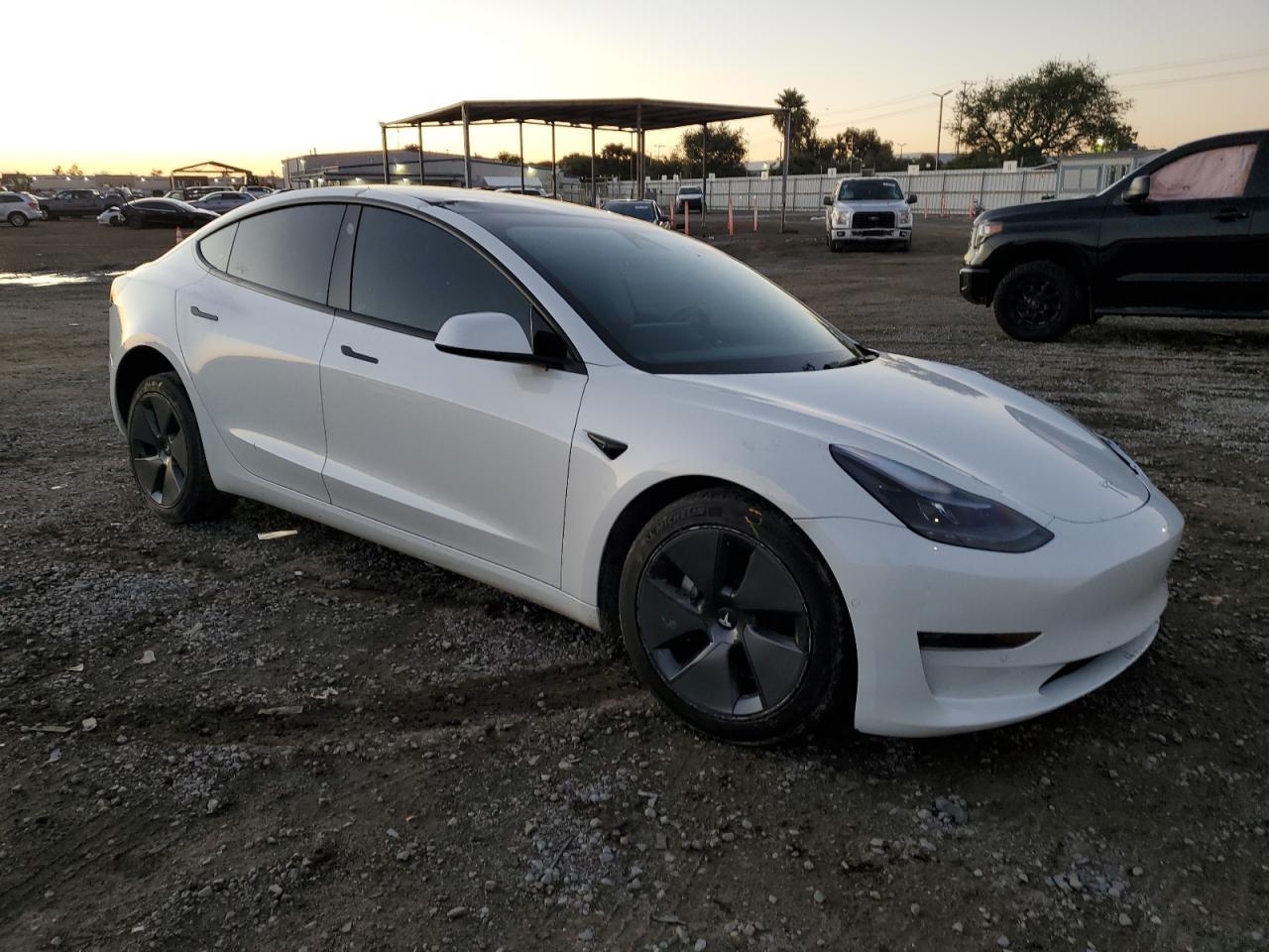 2022 Tesla Model 3 - Фото 4