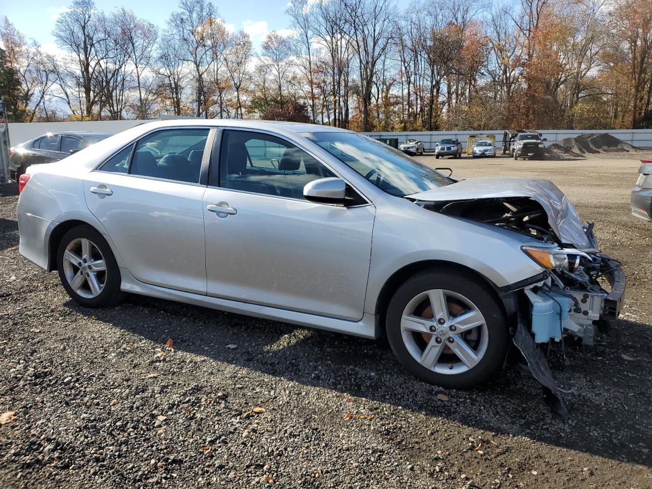 2014 Toyota Camry L - Фото 4
