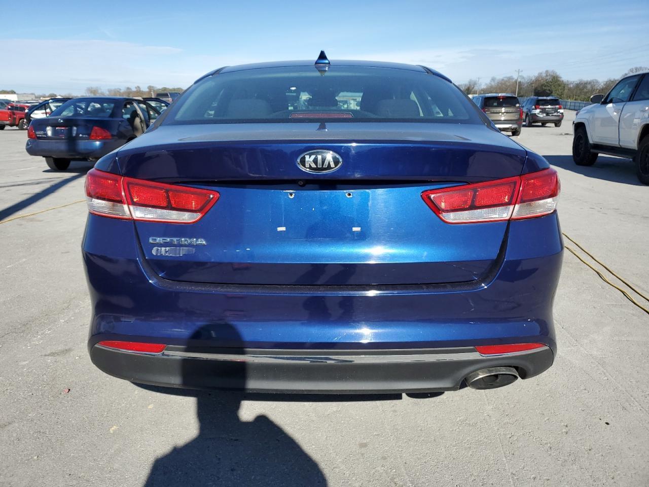 2017 Kia Optima Lx - Фото 6