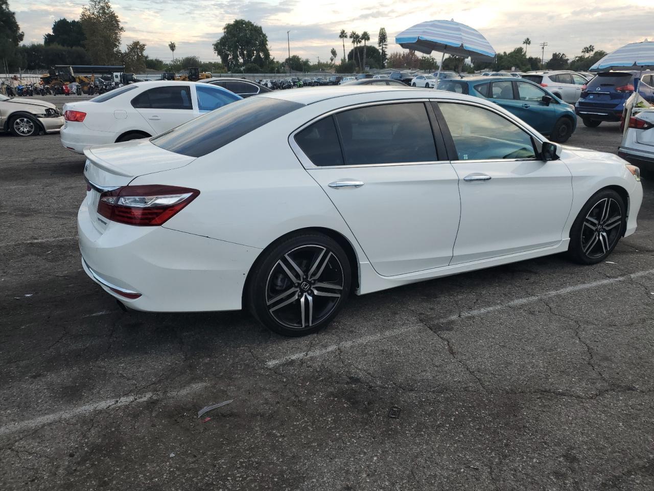 2017 Honda Accord Sport - Фото 3