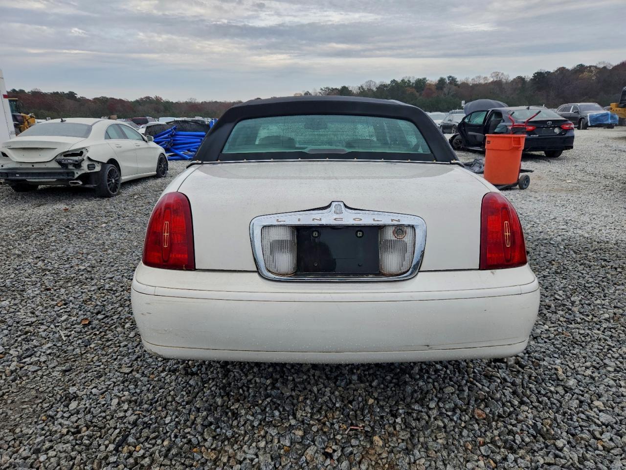 2000 Lincoln Town Car Signature - Image 6