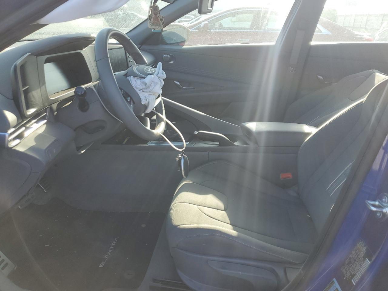 2025 Hyundai Elantra Sel Sport - Image 7