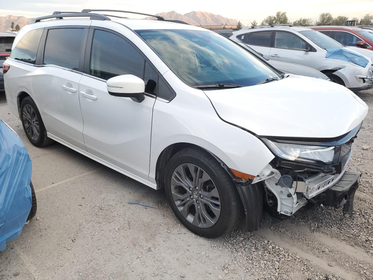 2025 Honda Odyssey Touring - Image 4