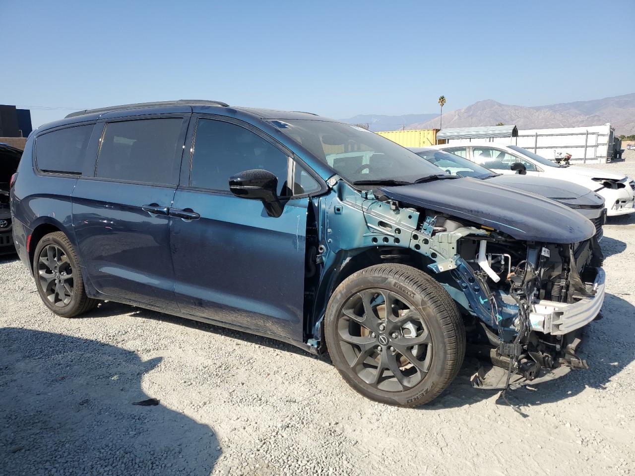 2025 Chrysler Pacifica Limited - Фото 4