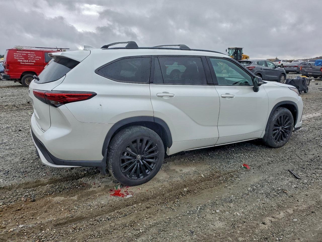 2023 Toyota Highlander L - Фото 3