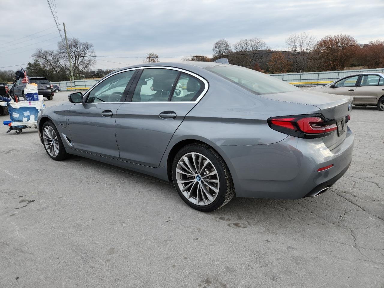 2023 BMW 530E - Image 2